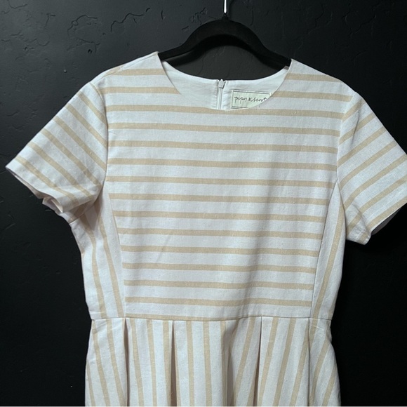 Piper and Scoot Festival Dress in Oatmeal -
a boho classic! size: L - Picture 5 of 12